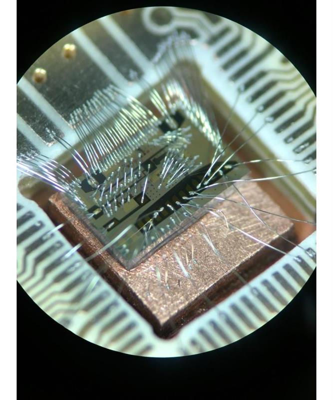 Quantum Chip 2_popup.jpg