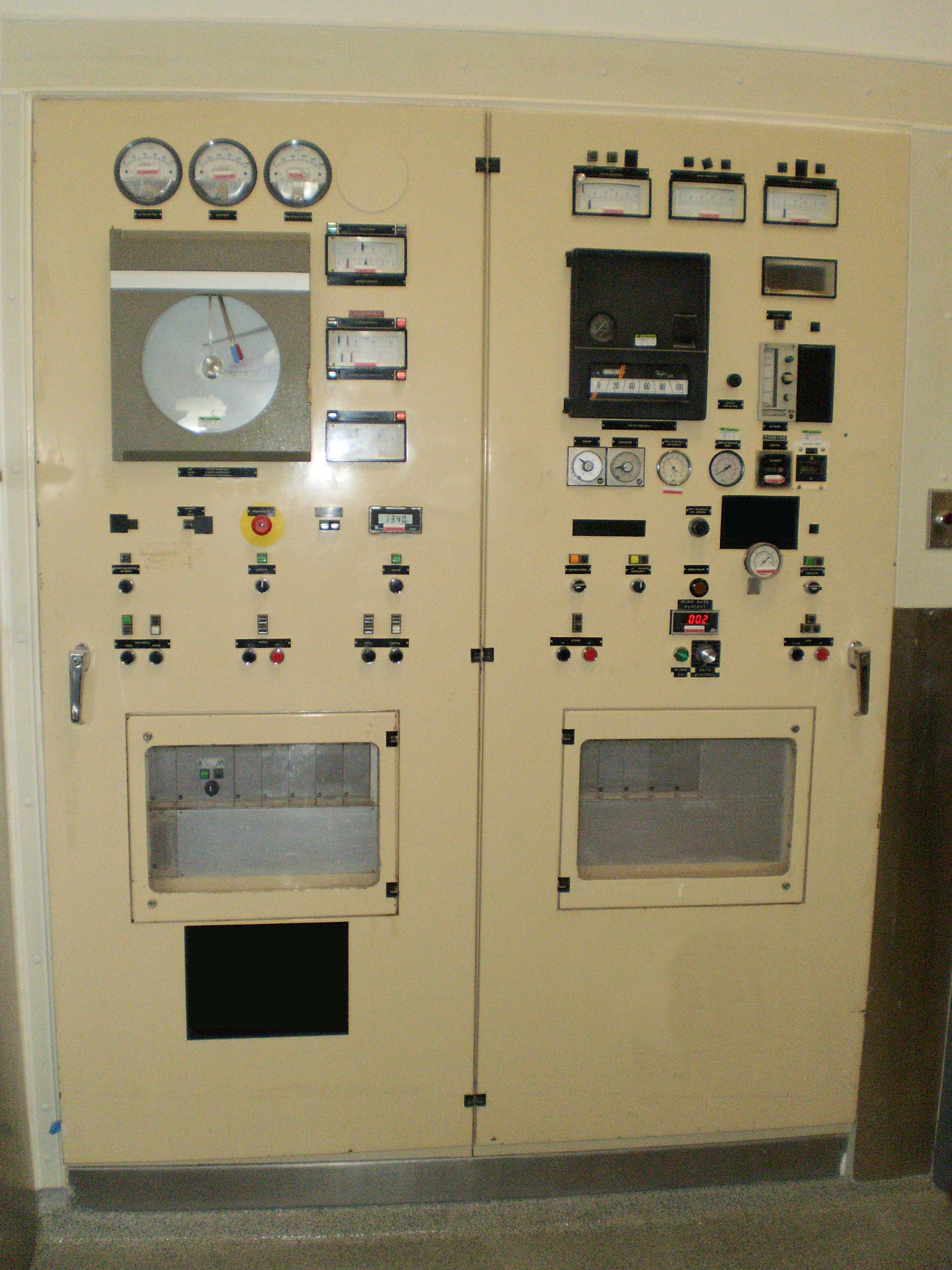 Pharma-Granulator-Original-Operator-Control-Panel.jpg
